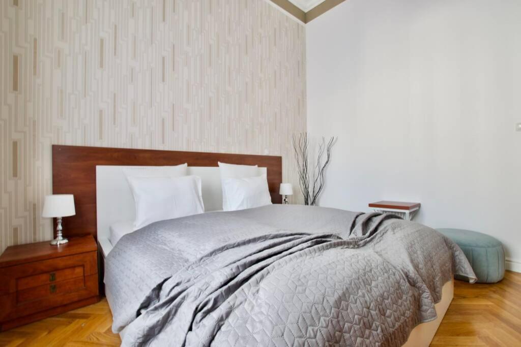 Premium Apartment By Hi5-Vaci Str. 3 Bedroom Budapest Exterior foto